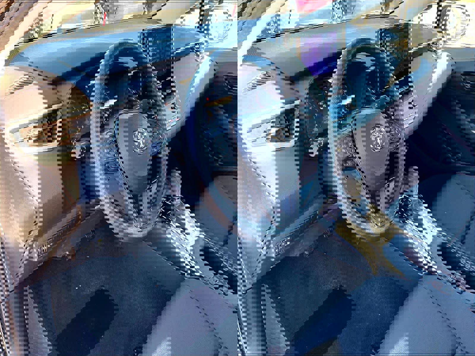 Used 2023 Toyota Corolla LE image 8