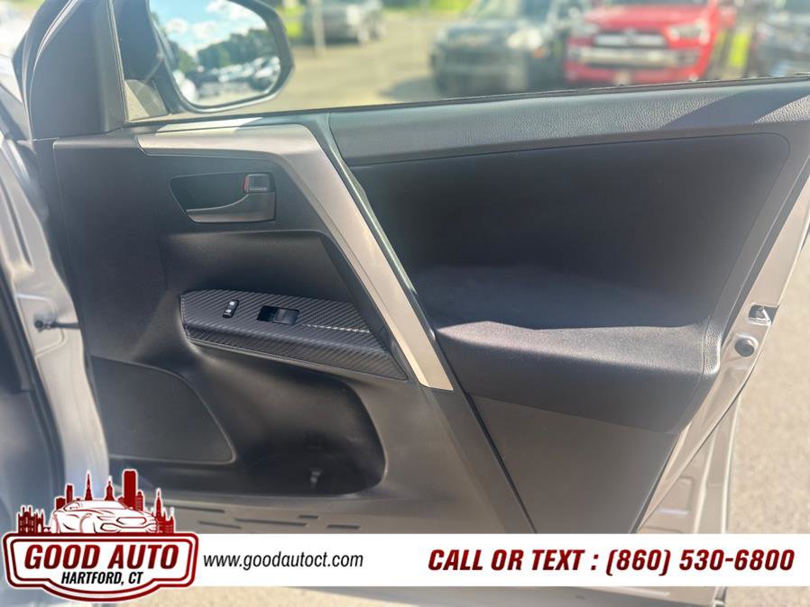 Used 2015 Toyota RAV4 LE image 15