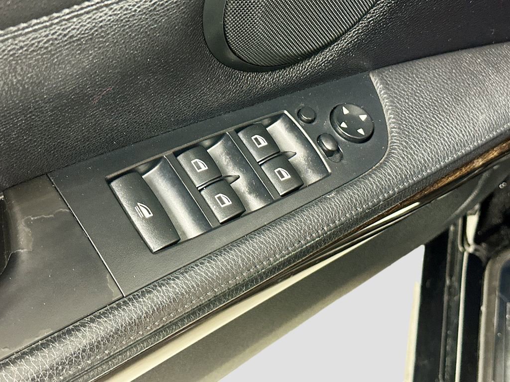 Used 2013 BMW 335i Convertible RWD image 17