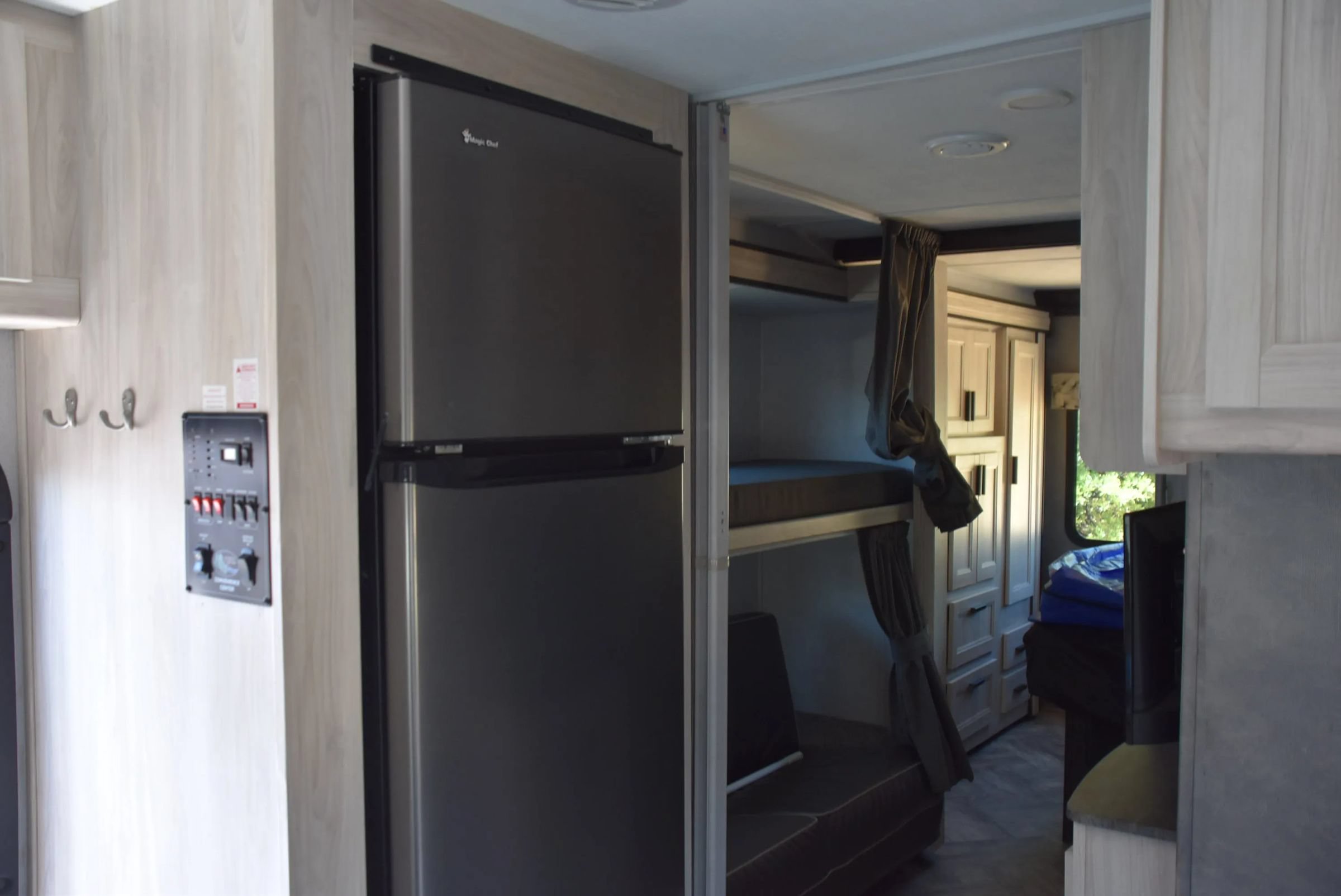 Used 2022 Ford E-450 and Econoline 450 Super Duty w/ Motorhome Prep Package RWD image 16