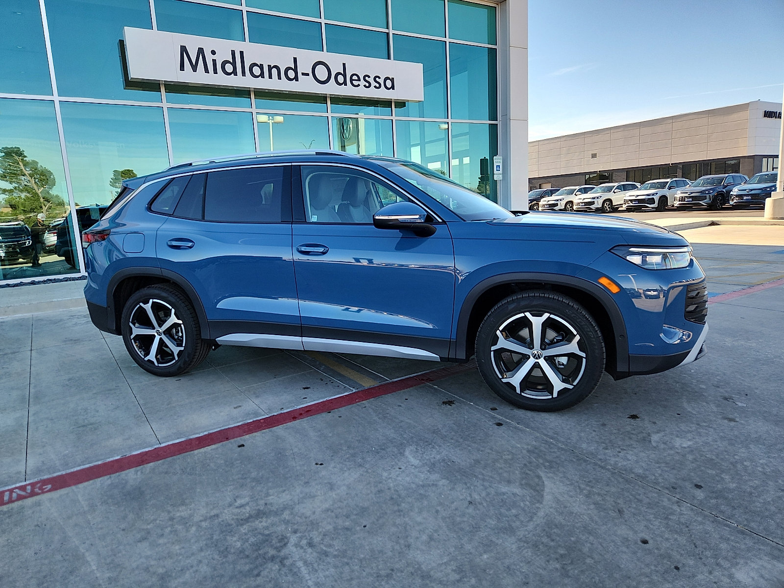 New 2026 Volkswagen Tiguan SE image 8