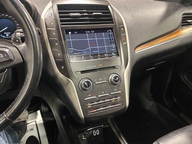 Used 2019 Lincoln MKC Select w/ Vista Value Package AWD/4WD image 17
