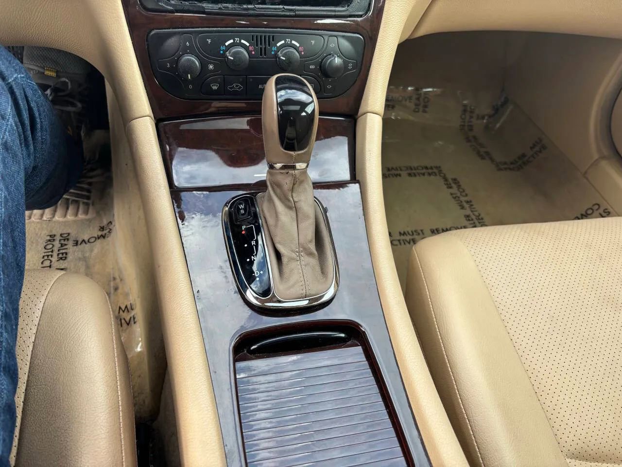 Used 2001 Mercedes-Benz C 240 Sedan image 13