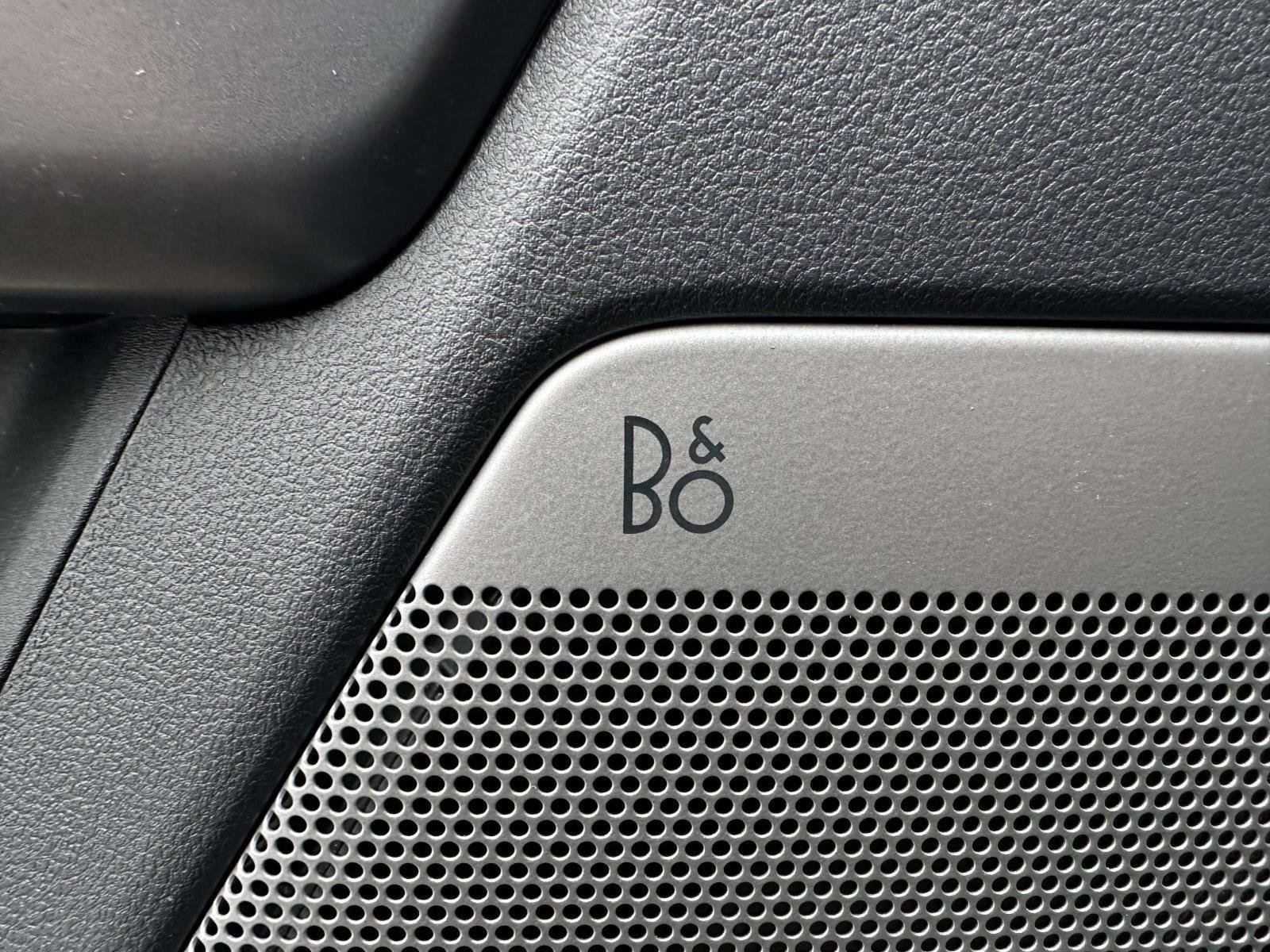 Used 2023 Ford F150 Lightning Lariat image 21