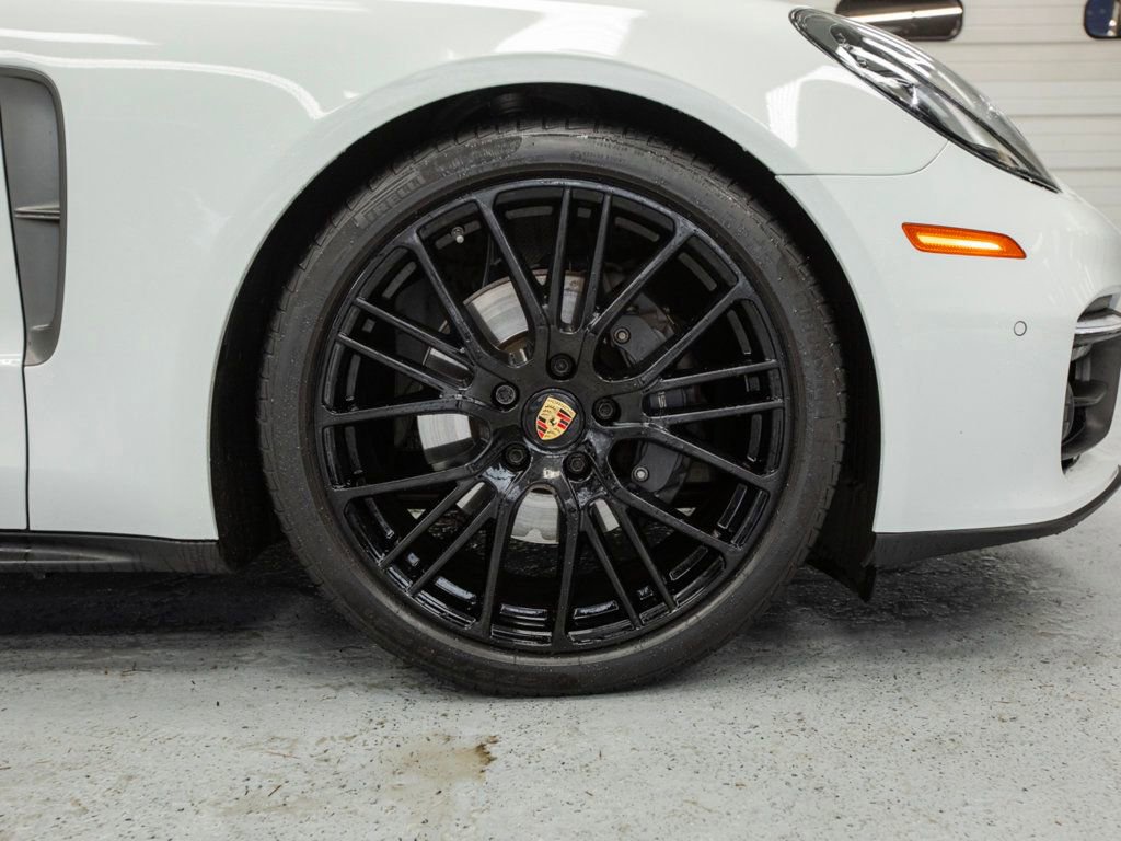 Used 2023 Porsche Panamera image 11