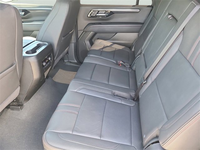 Used 2025 Chevrolet Suburban RST image 16