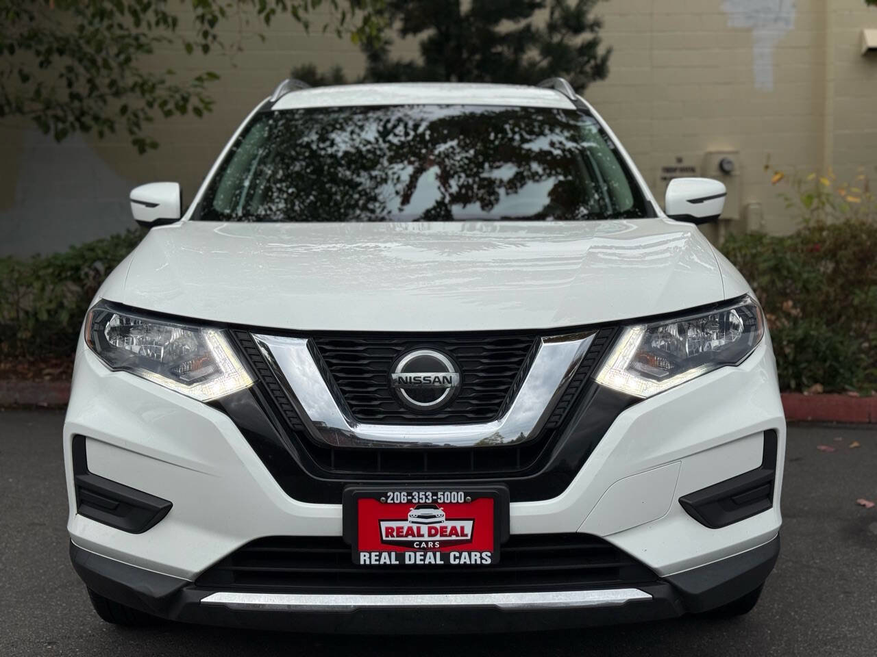 Used 2019 Nissan Rogue SV AWD/4WD image 2