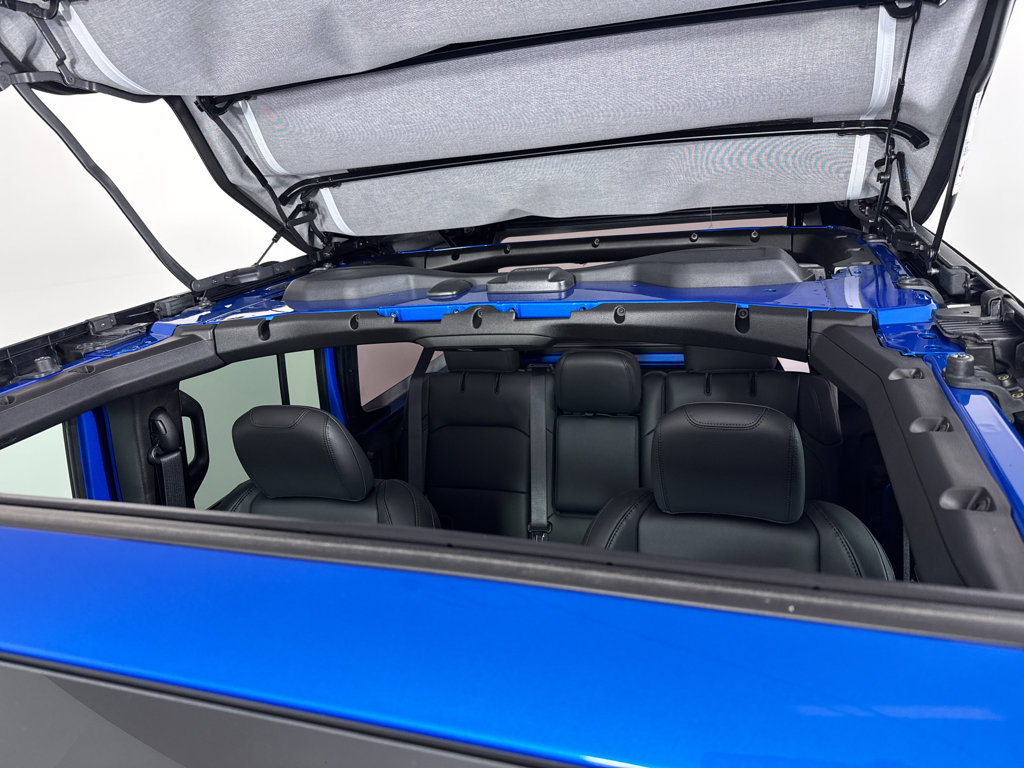 New 2025 Jeep Wrangler Sahara image 15