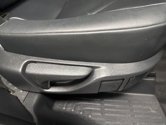 Used 2023 Toyota Highlander XLE w/ Protection Package #3 (TMS) image 12