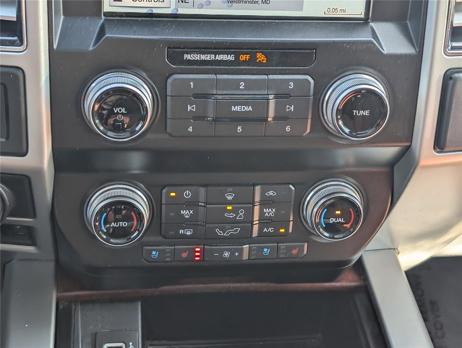 Used 2019 Ford F150 King Ranch w/ Equipment Group 601A Luxury AWD/4WD image 31