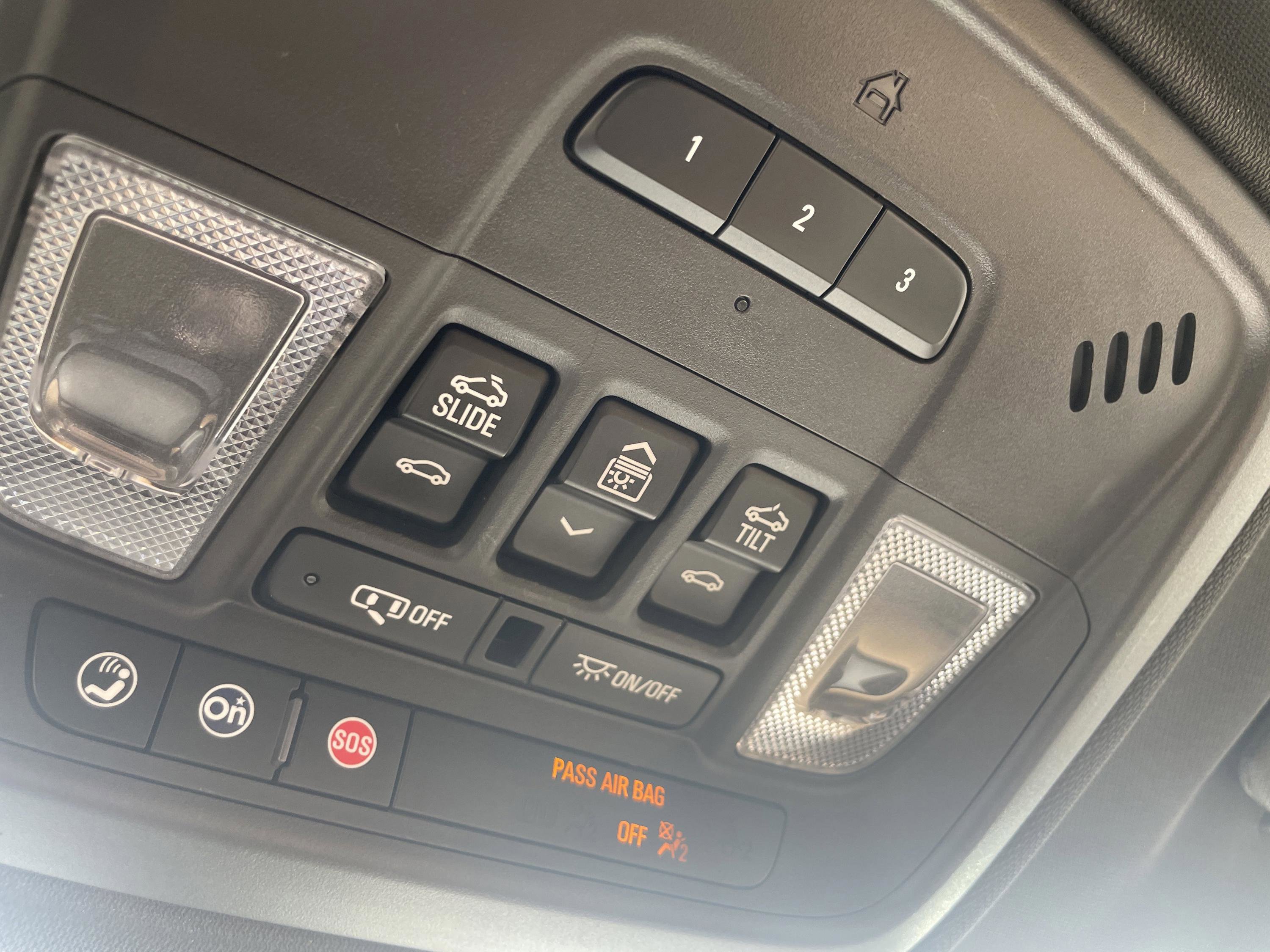 Used 2022 Chevrolet Traverse Premier image 27