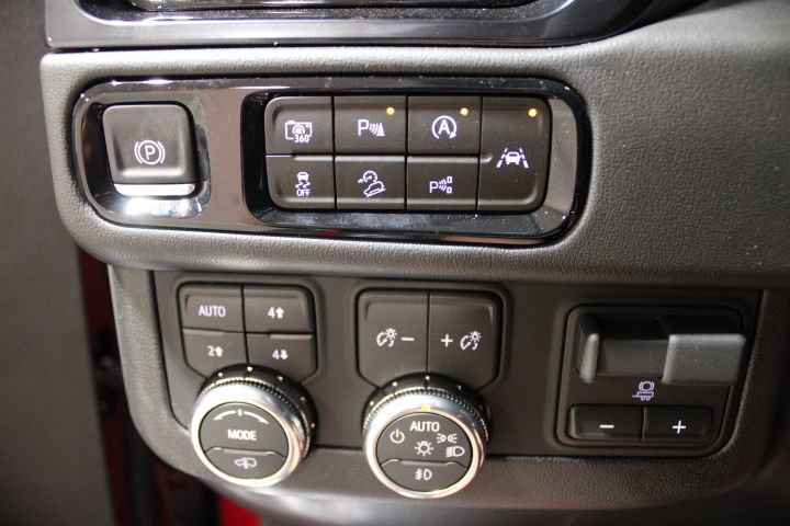New 2026 GMC Yukon XL AT4 w/ AT4 Premium Plus Package AWD/4WD image 39