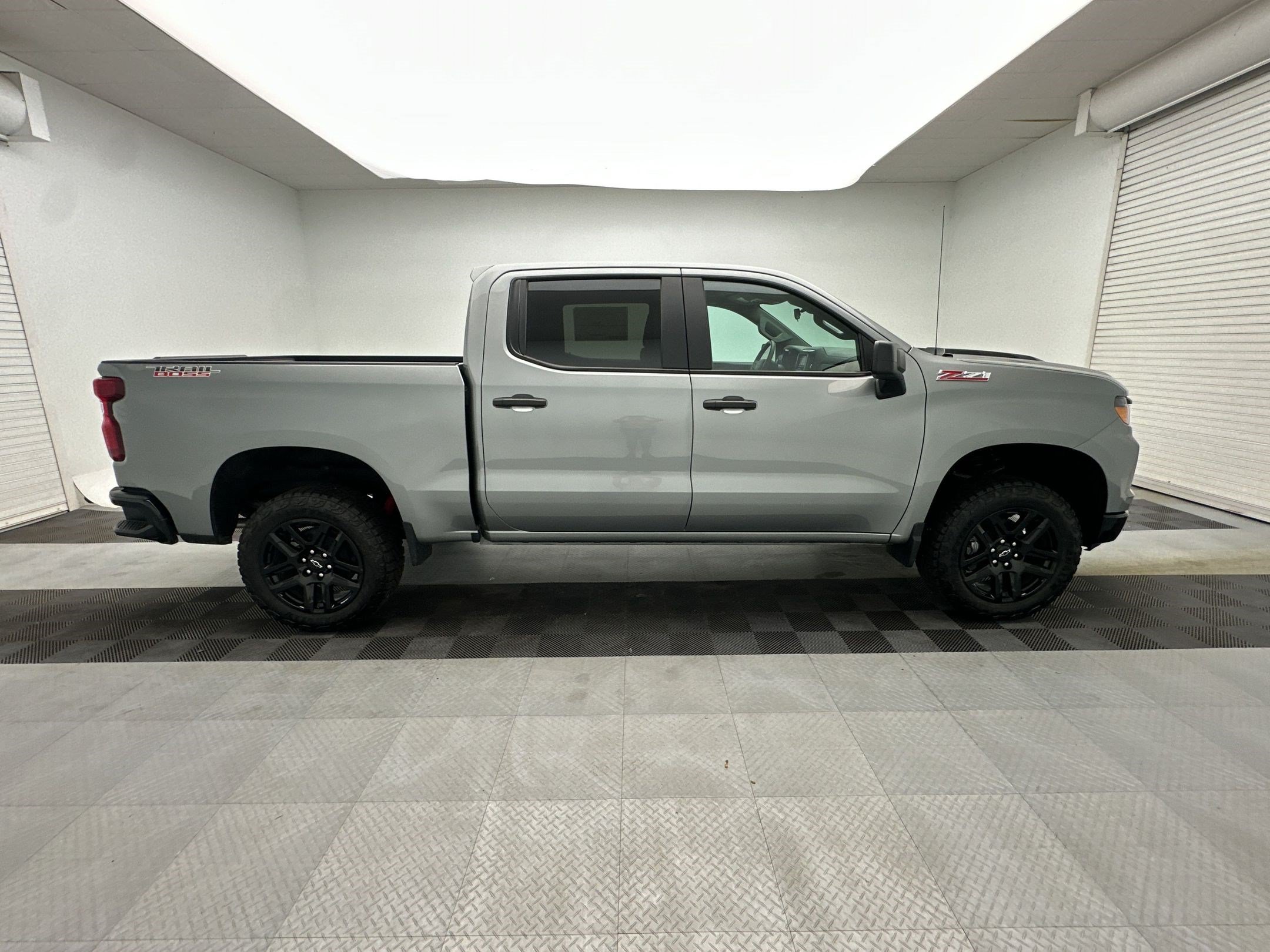 New 2026 Chevrolet Silverado 1500 Custom Trail Boss w/ LPO, Dark Essentials Package AWD/4WD image 8