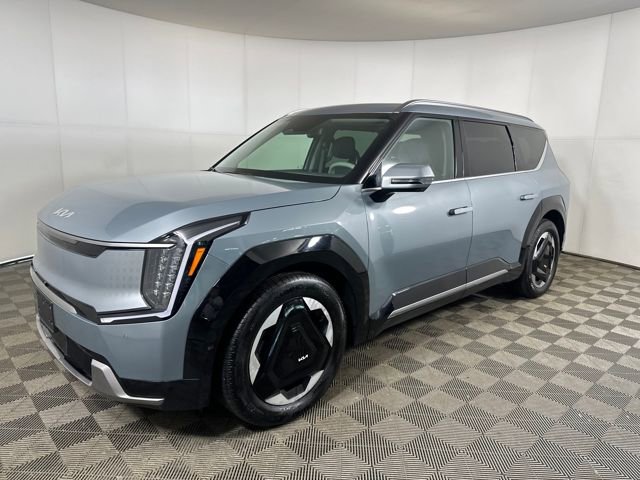 Used 2024 Kia EV9 Land image 7