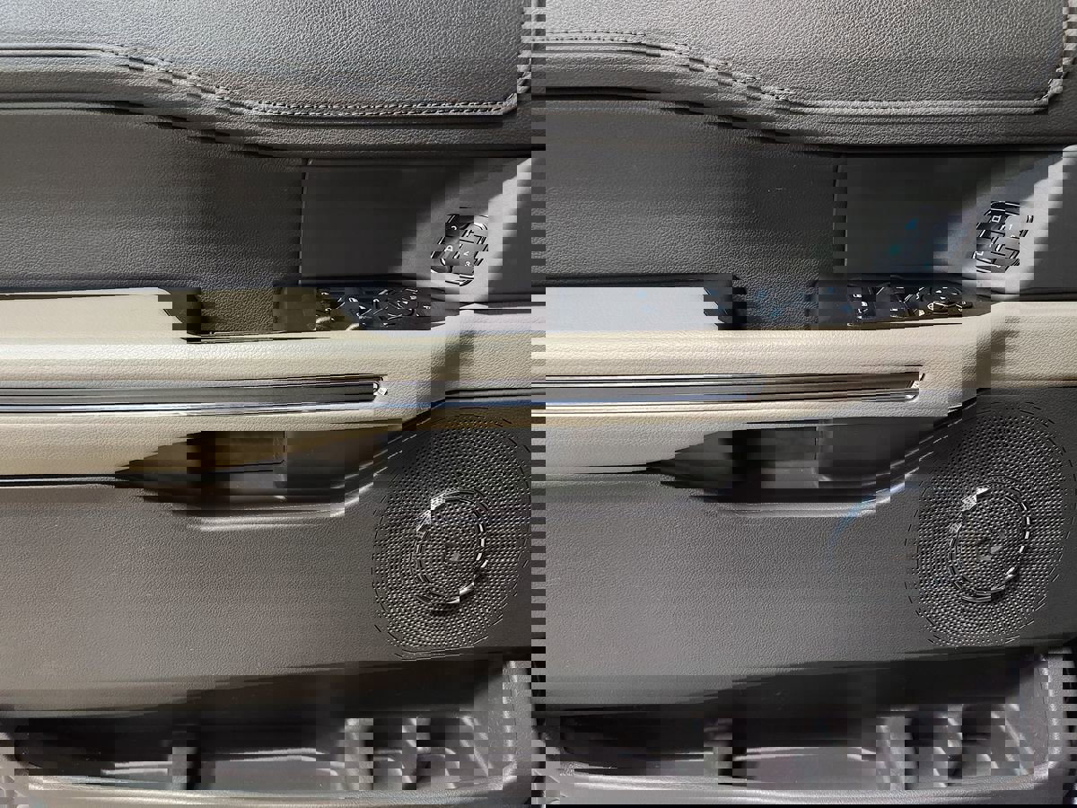 Used 2021 Ford Expedition Max XLT image 44