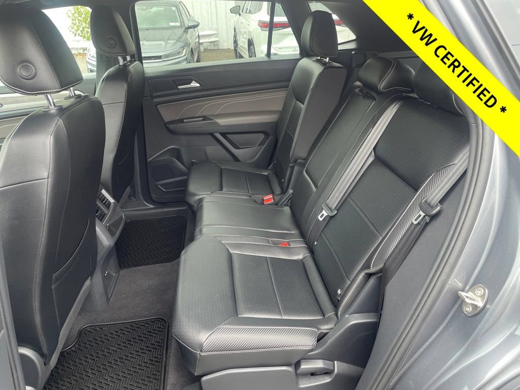 Certified 2022 Volkswagen Atlas Cross Sport SE w/ Panoramic Sunroof Package AWD/4WD image 18