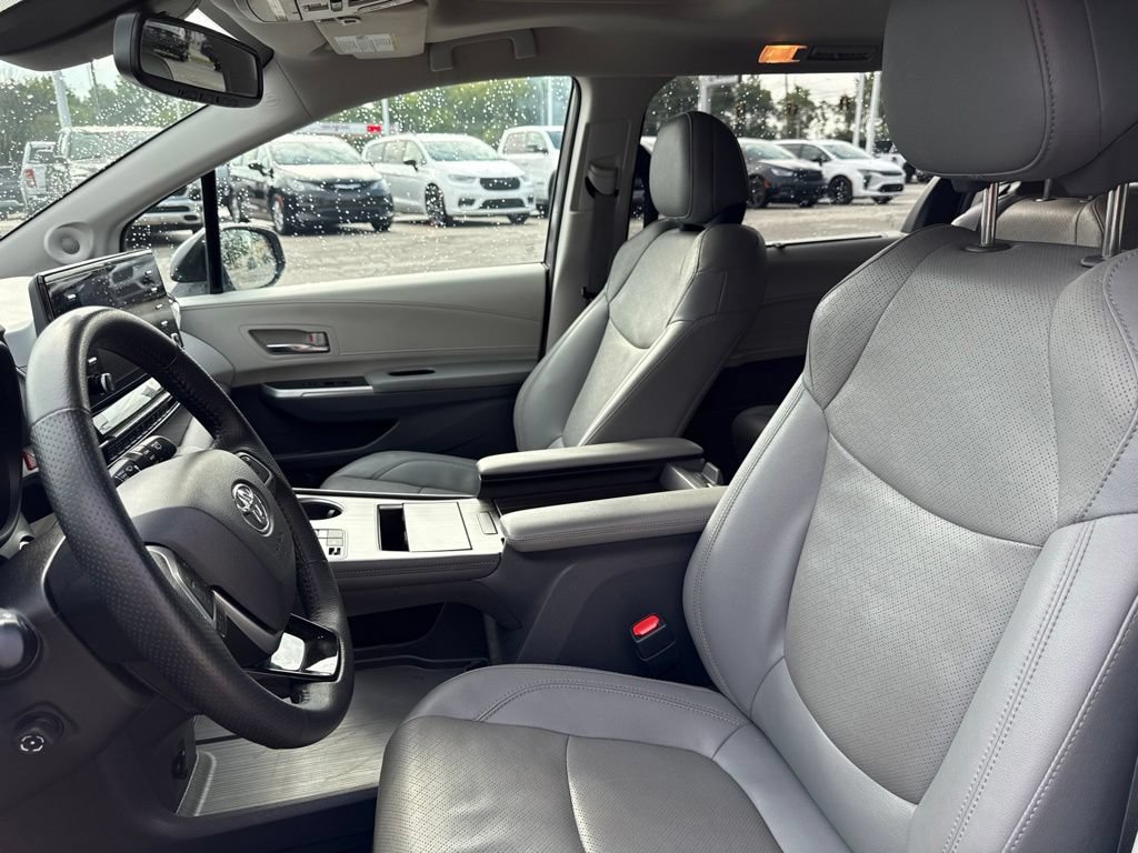 Used 2021 Toyota Sienna Limited AWD/4WD image 41
