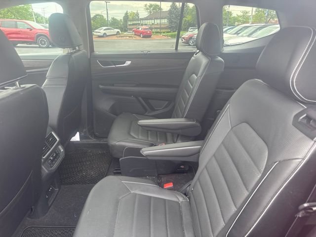 Used 2024 Volkswagen Atlas SEL AWD/4WD image 9