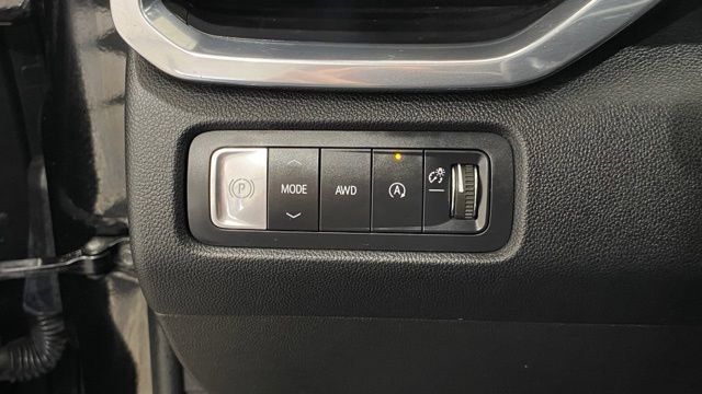 Used 2024 GMC Acadia Elevation image 33