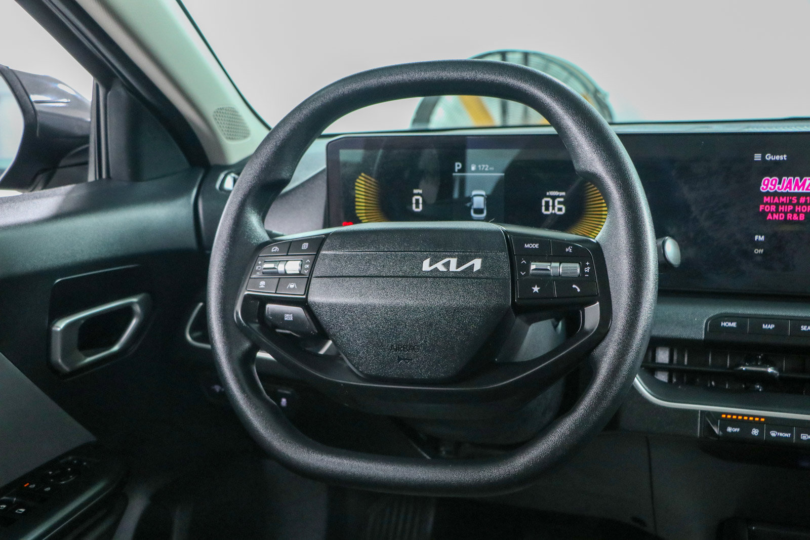 Used 2025 Kia K4 FWD image 12