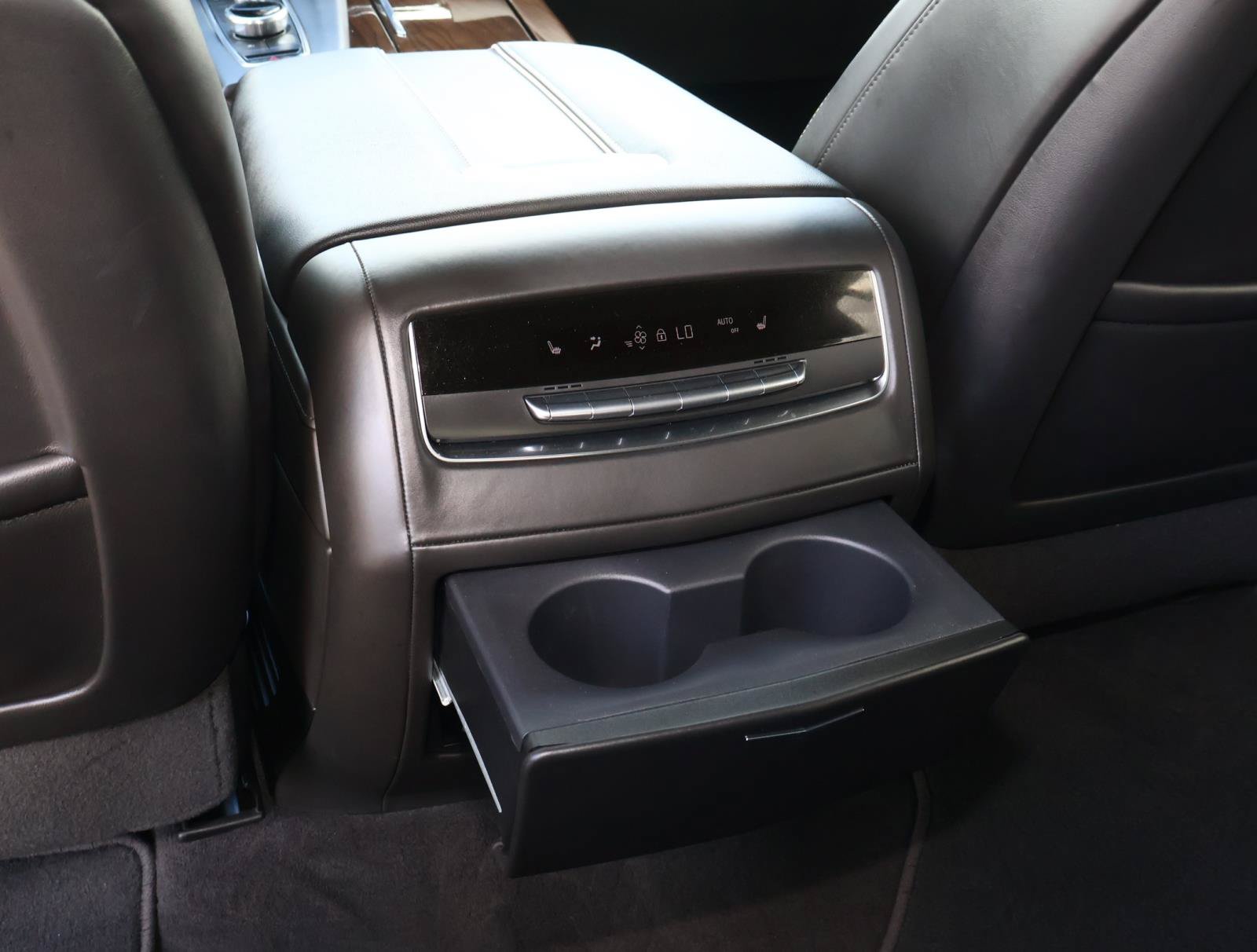 Used 2024 Cadillac Escalade Sport Platinum AWD/4WD image 18