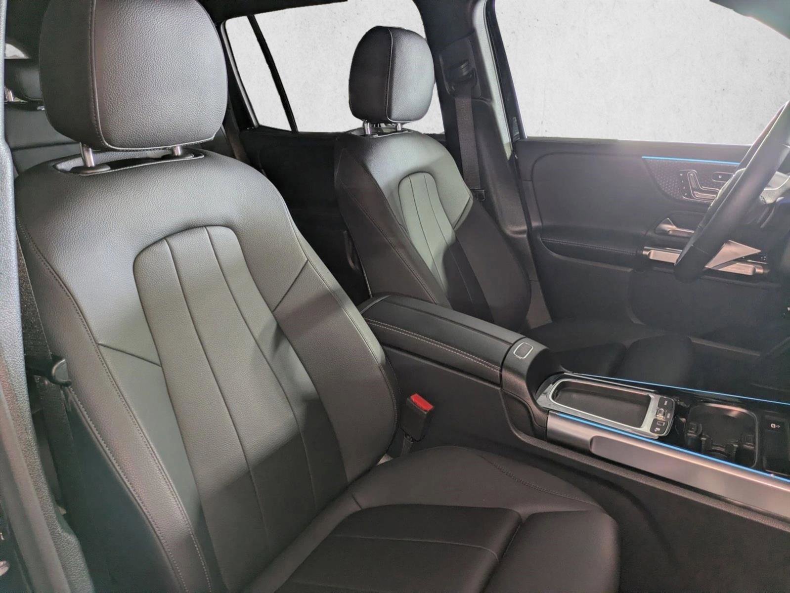 Certified 2025 Mercedes-Benz GLB 250 image 19