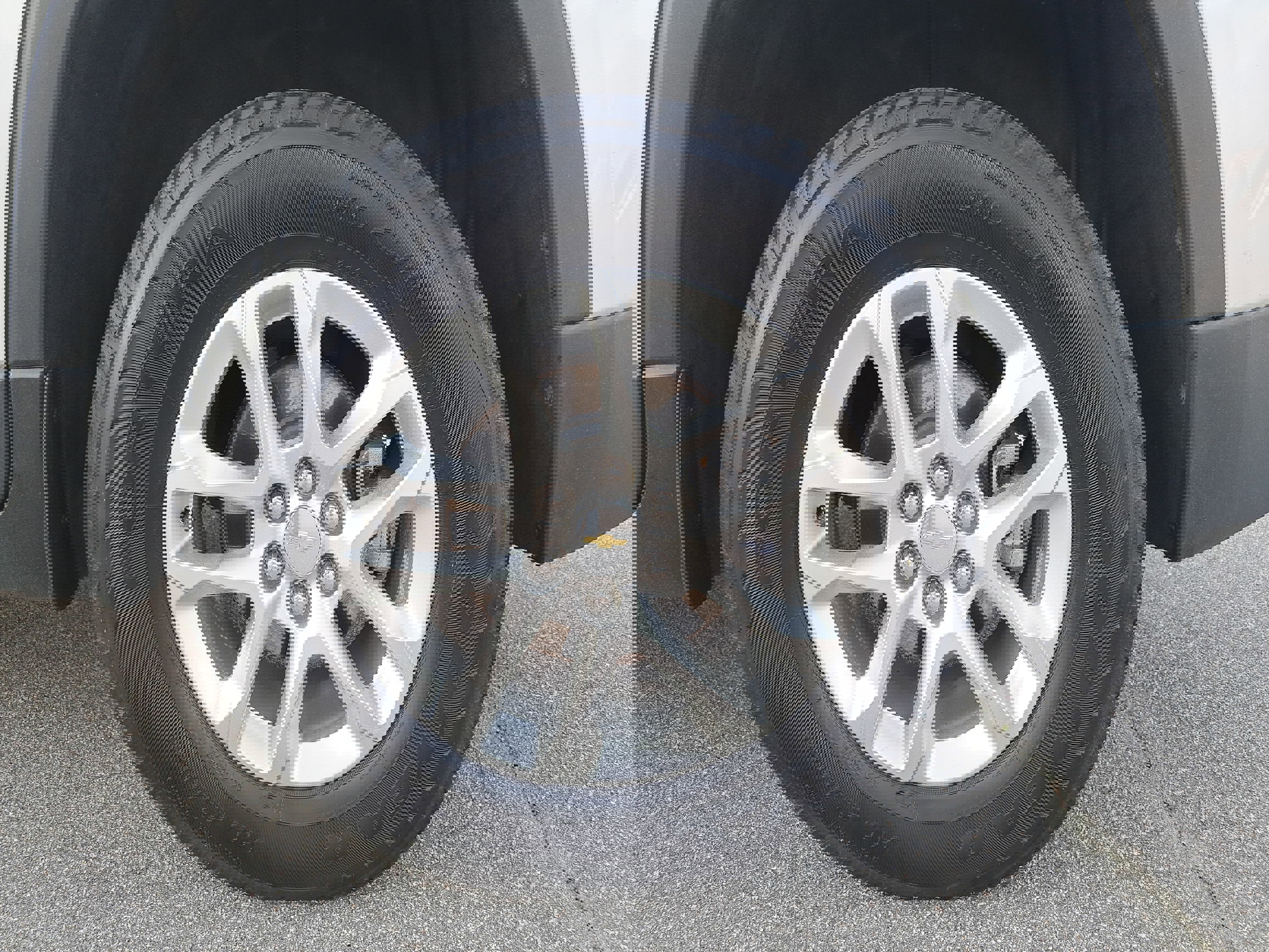 Used 2021 Chevrolet Traverse LS image 32