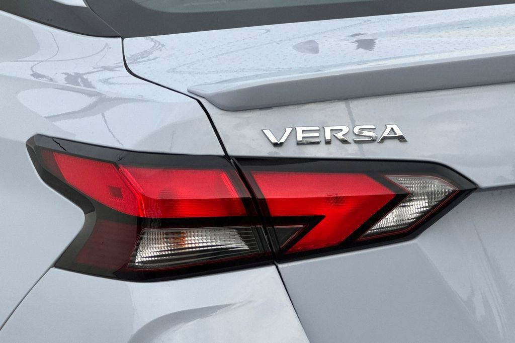 New 2025 Nissan Versa SR w/ Trunk Package image 6