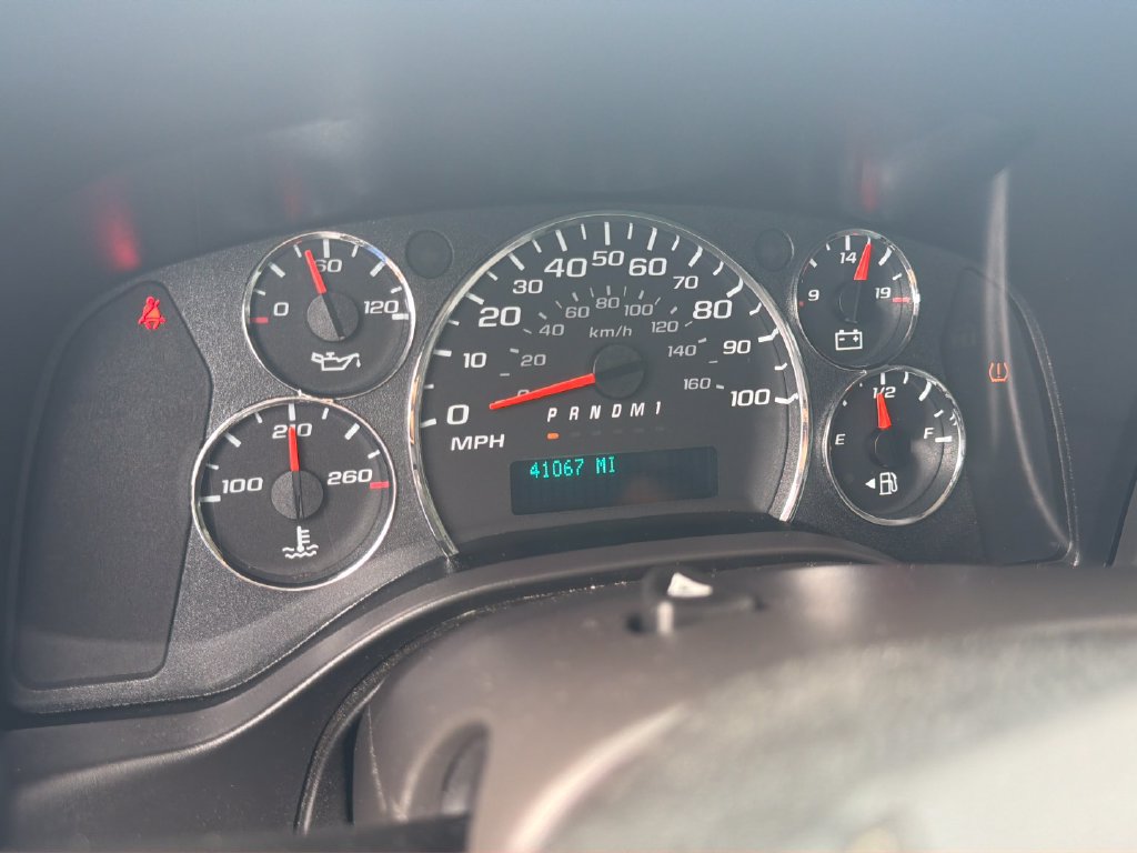 Certified 2025 Chevrolet Express 2500 w/ Driver Convenience Package RWD image 19