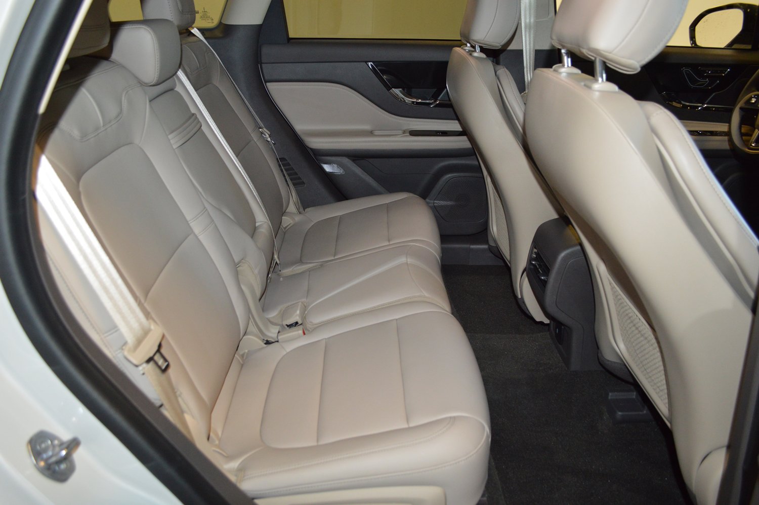 Used 2023 Lincoln Corsair FWD image 12