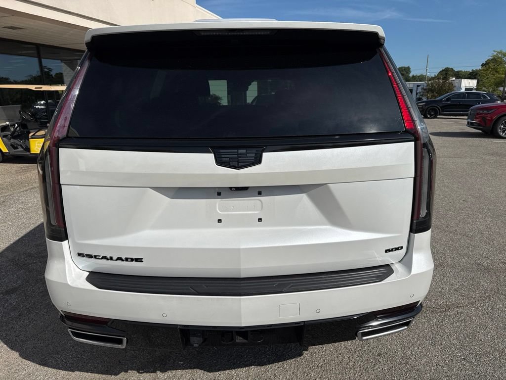Used 2022 Cadillac Escalade Premium Luxury AWD/4WD image 15