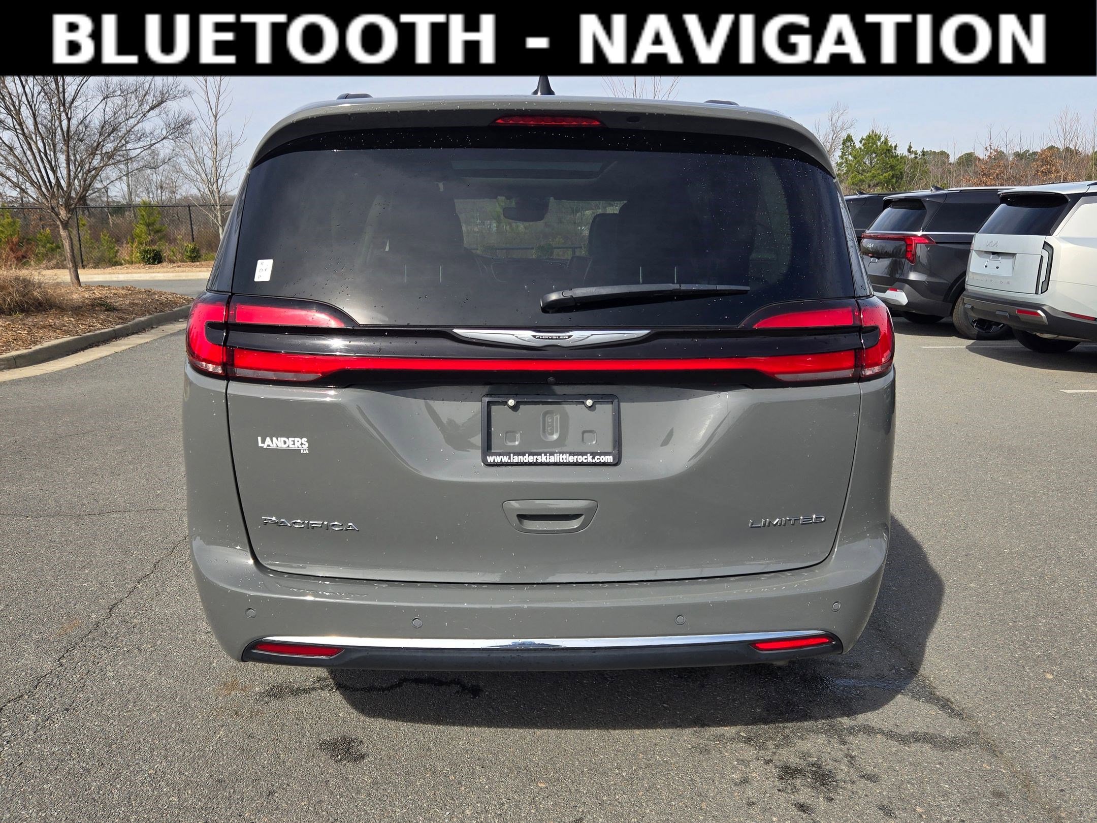 Used 2023 Chrysler Pacifica Limited image 6
