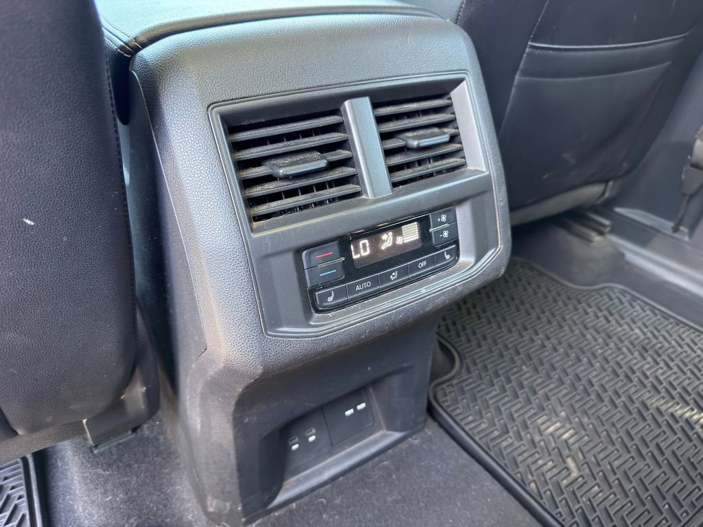Used 2022 Volkswagen Atlas SEL Premium image 21
