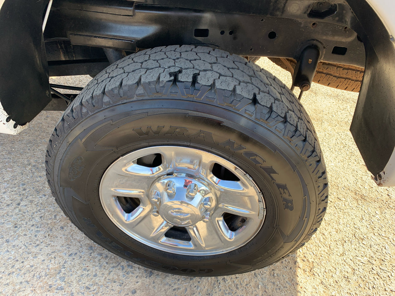 Used 2018 RAM 2500 SLT w/ Luxury Group image 37