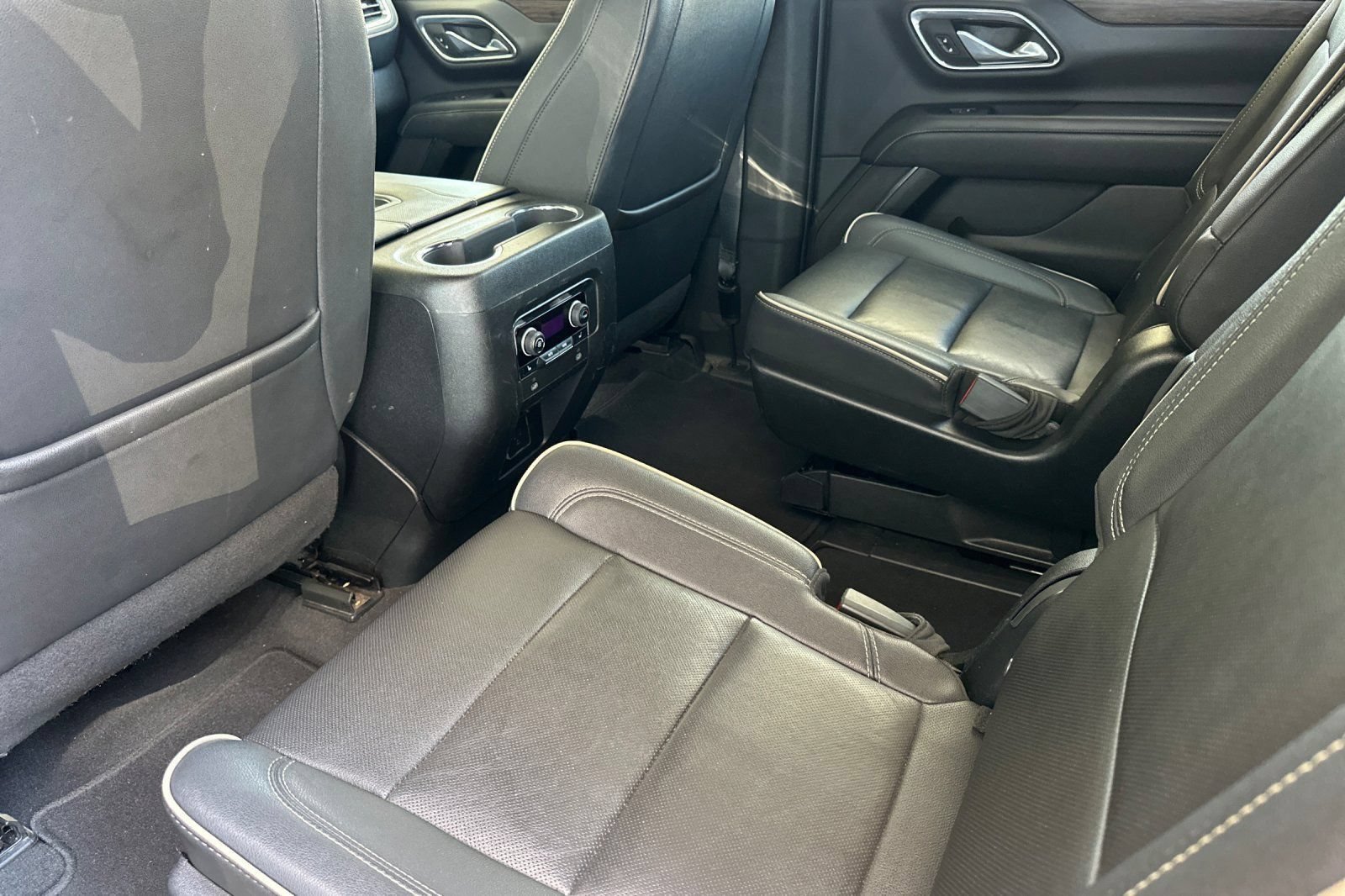 Used 2023 Chevrolet Suburban Premier AWD/4WD image 12