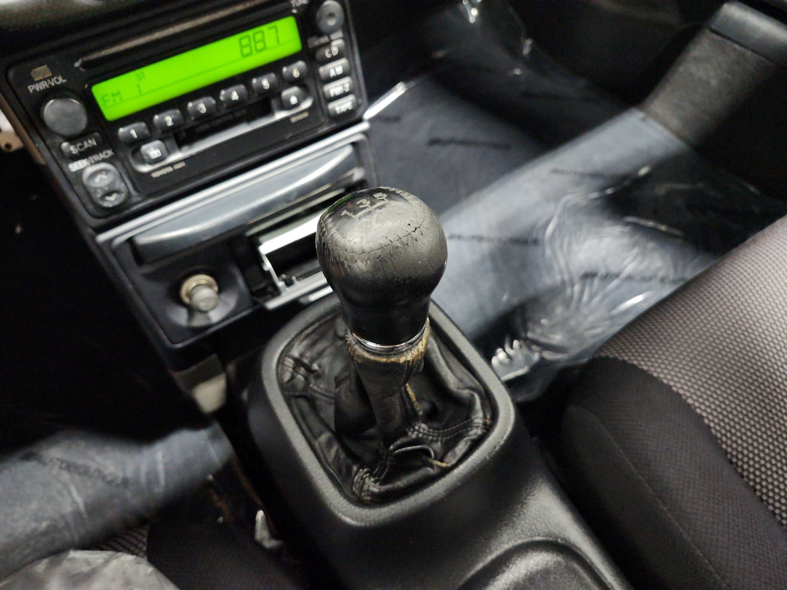 Used 2001 Toyota MR2 RWD image 18