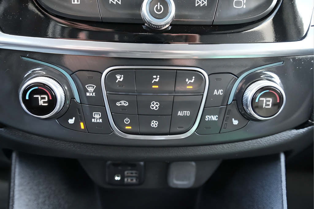 Used 2023 Chevrolet Traverse LT w/ LT Premium Package AWD/4WD image 36