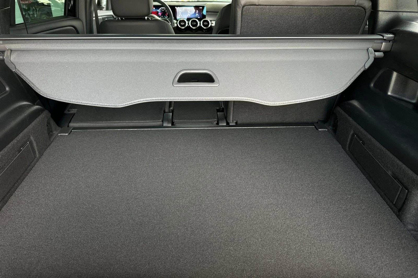 New 2025 Mercedes-Benz GLB 250 image 34