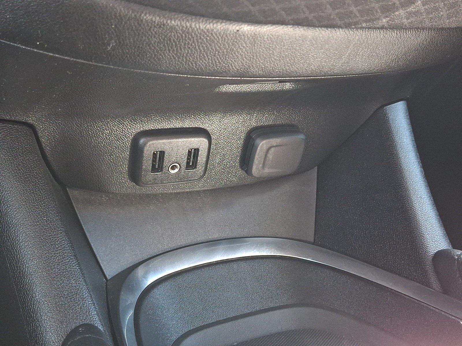 Used 2018 Chevrolet Malibu LT FWD image 25