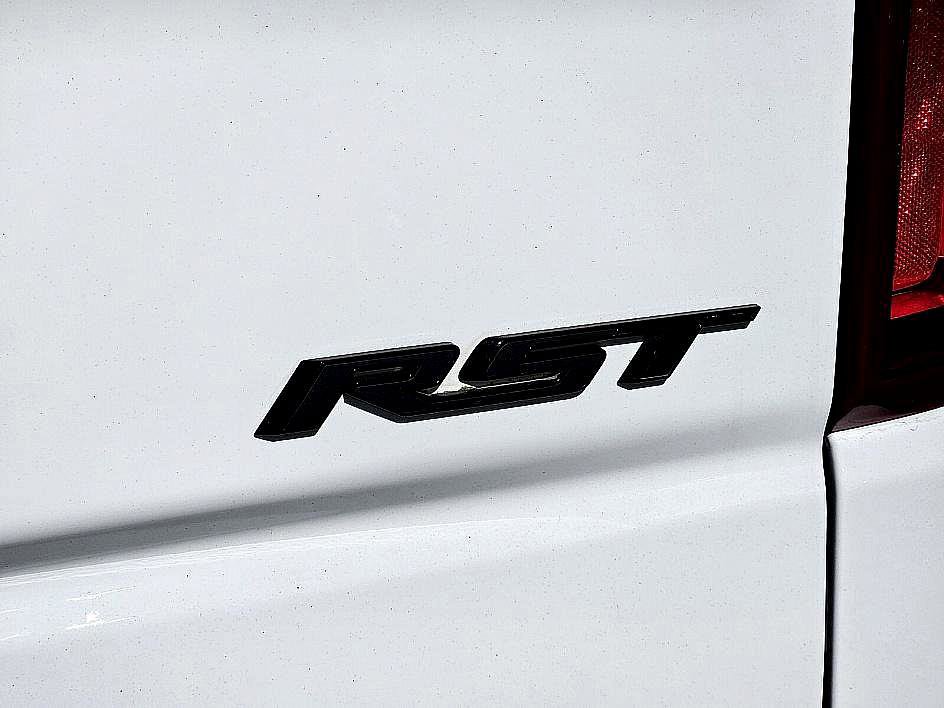 Used 2022 Chevrolet Silverado 1500 RST image 14