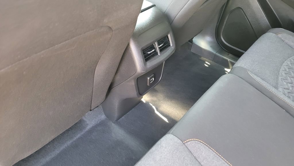 Used 2023 Chevrolet Equinox LT w/ Driver Convenience Package image 25