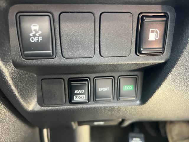 Used 2018 Nissan Rogue S AWD/4WD image 22