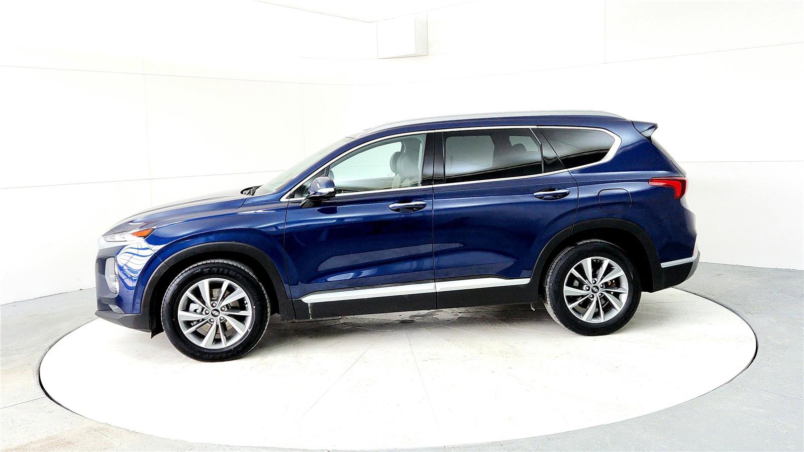 Used 2020 Hyundai Santa Fe SEL w/ Convenience + Premium Package image 3