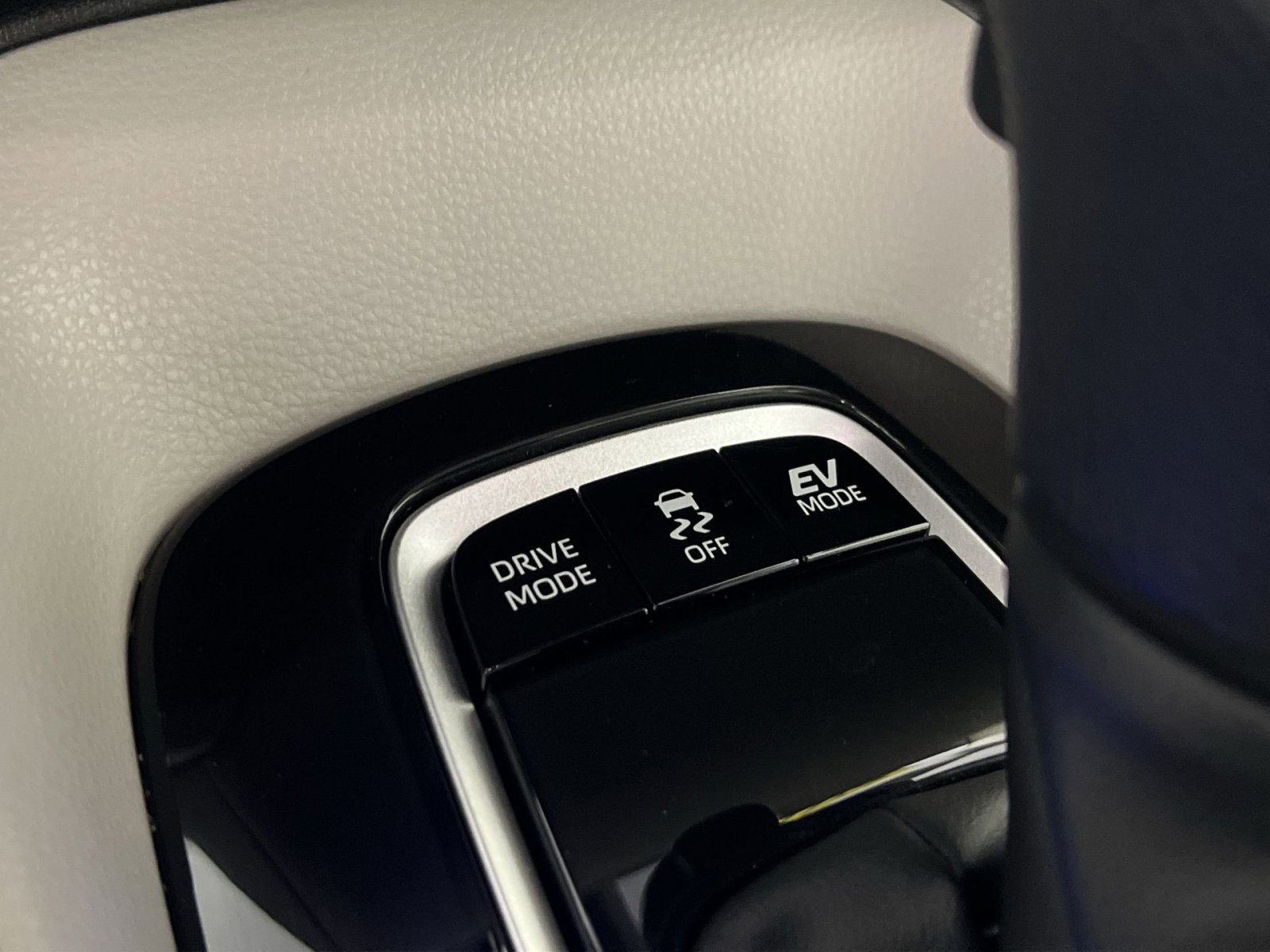 Used 2024 Toyota Corolla LE image 33