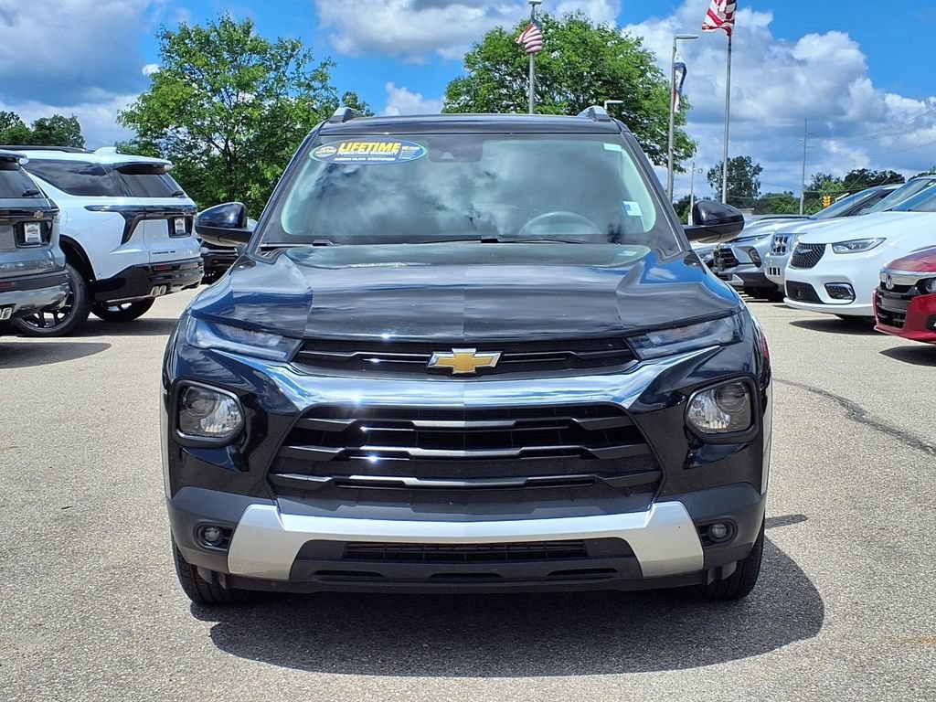 Used 2021 Chevrolet TrailBlazer LT w/ Convenience Package AWD/4WD image 2