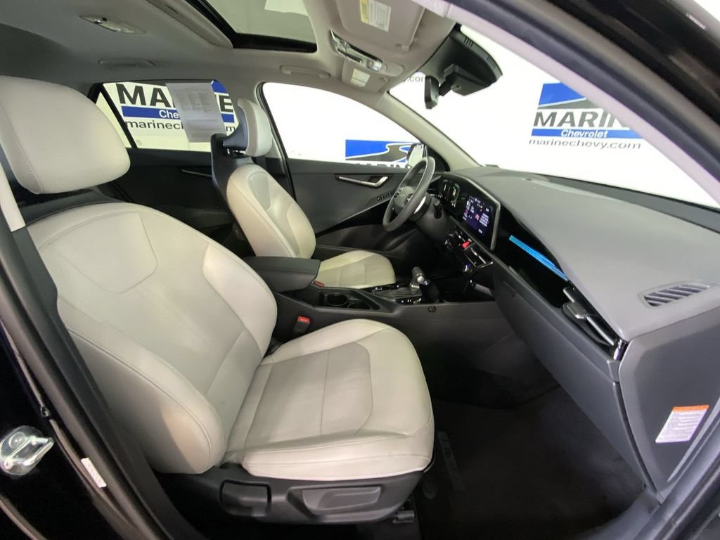 Used 2024 Kia Niro EX Touring FWD image 34