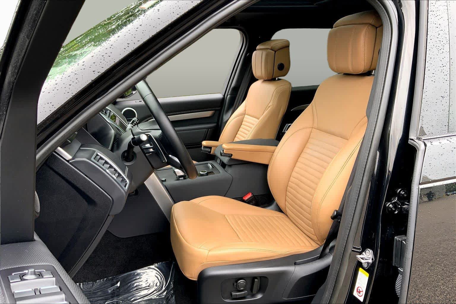 Used 2023 Land Rover Discovery HSE R-Dynamic AWD/4WD image 9