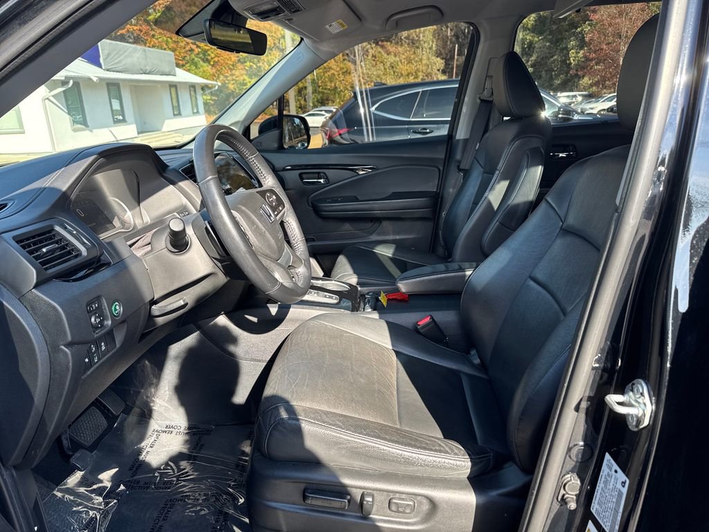 Used 2021 Honda Pilot Touring image 11