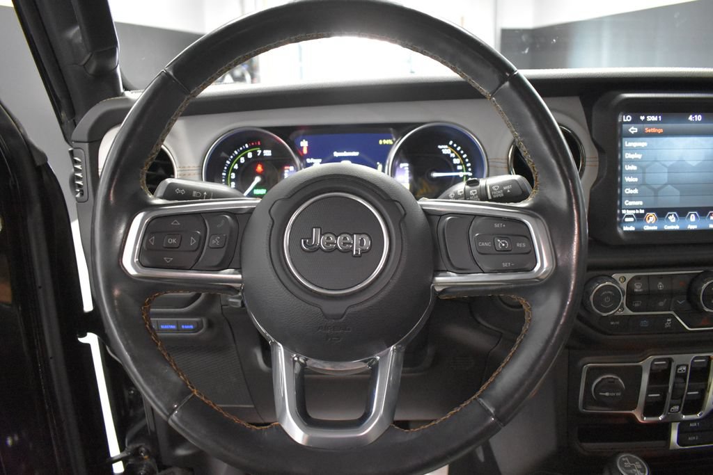 Used 2022 Jeep Wrangler Unlimited Sahara AWD/4WD image 31