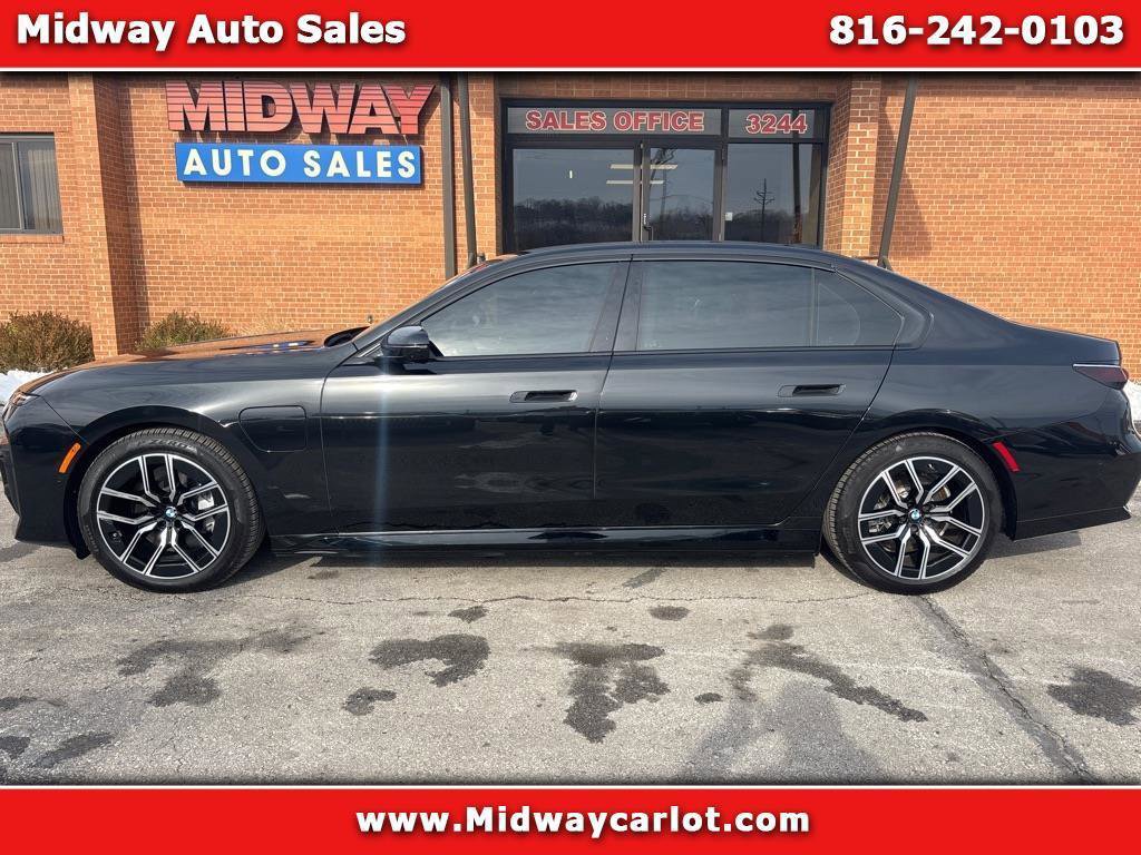 Used 2024 BMW 750e xDrive w/ Premium Package AWD/4WD image 1